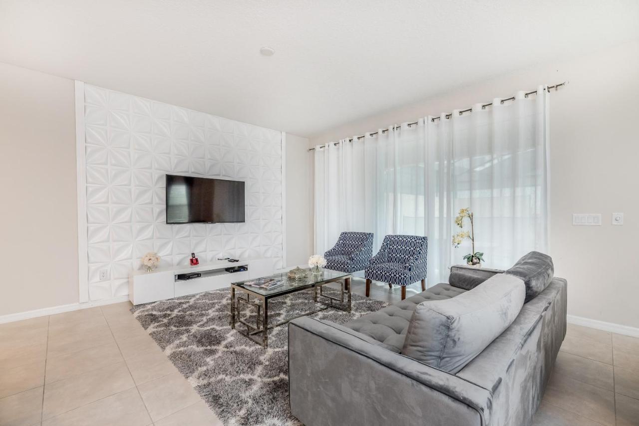 Solara Resort Townhome, 15 Minutes From Disney キシミー エクステリア 写真